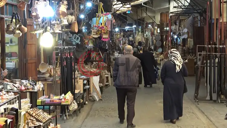 GAZİANTEP ESNAFI, KEPENK AÇMAYA BAŞLADI