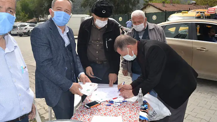 Gelecek Partisi imza kampanyası düzenledi