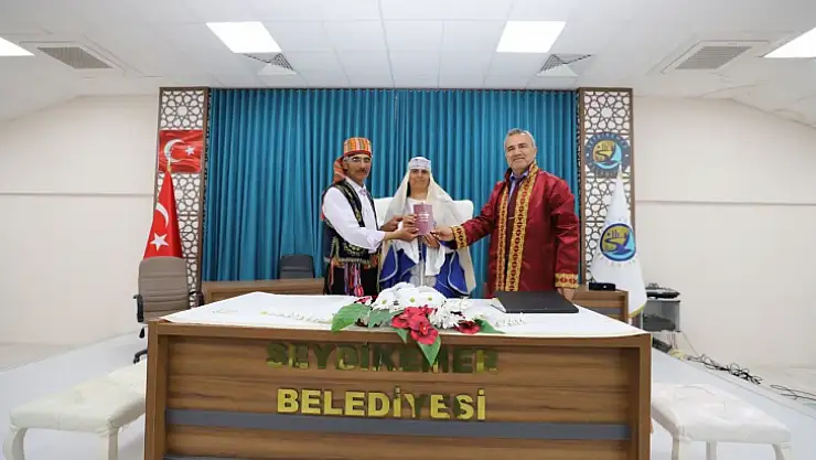 GELİNLİK VE DAMATLIK YERİNE YÖRESEL KIYAFET GİYDİLER