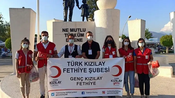Genç Kızılay Fethiye Teşkilatı vatandaşın yanında