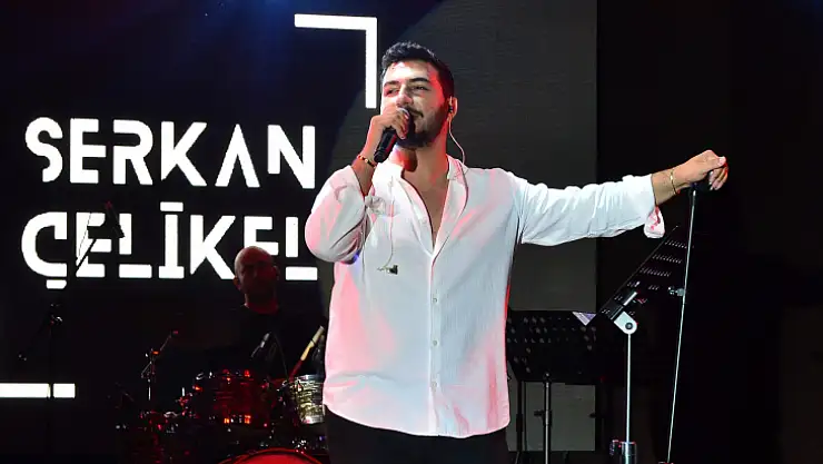 Genç şarkıcı Çelikel, Bodrum'da unutulmaz bir gece yaşattı