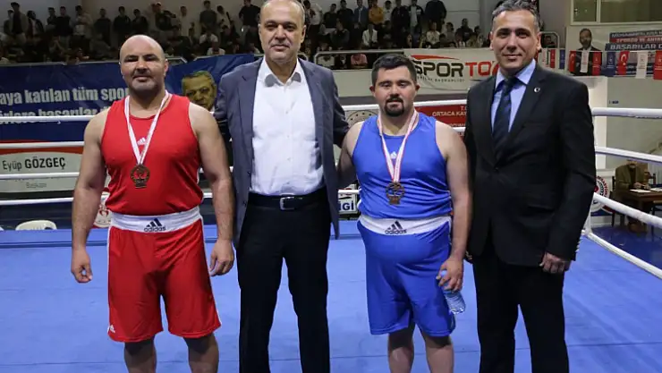 GENÇLER TÜRKİYE FERDİ BOKS ŞAMPİYONASI, ORTACA'DA BAŞLADI