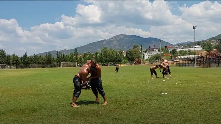 Güreşçiler Hazırlıklarına Devam Ediyor