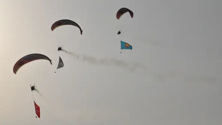 HAVA OYUNLARI FESTİVALİ RENKLİ GÖSTERİLERE EV SAHİPLİĞİ YAPIYOR