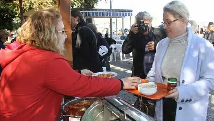 HAYATLARA DOKUNMAYA DEVAM EDİYORLAR