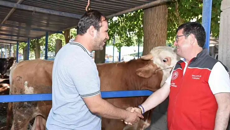Hayvan satış ve kesim yerleri  bayrama hazır
