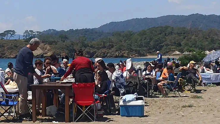 Hıdırellez Şenliği Karaot Plajı'nda Gerçekleşti