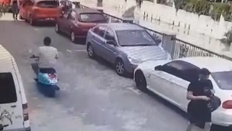 Hırsızlık şüphelileri güvenlik kamerasına takıldı