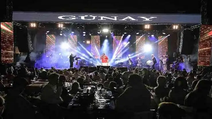 İbrahim Tatlıses söyledi tatilciler coştu