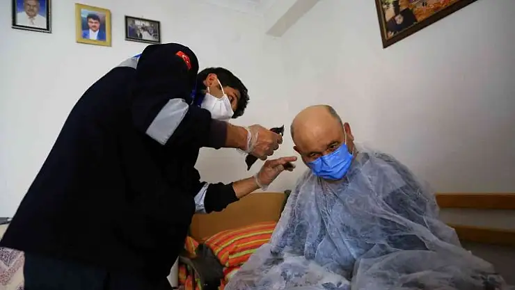 İhtiyaç sahibi vatandaşların Bayram bakımı Büyükşehir'den