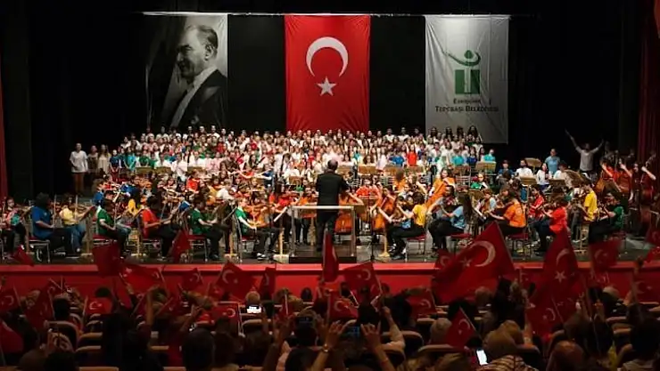 'İki Elin Sesi Var Çocuk Senfoni Orkestrası' Bodrum'da