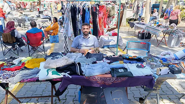 İkinci El Pazarı'nda Sıcaklar ve Pazarlık Gölgesinde Satış Mücadelesi