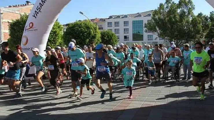 İNGİLİZLER KANSER HASTALARI İÇİN KOŞTU