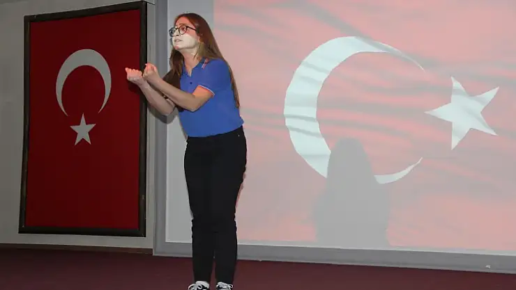 İstiklal Marşı'nı güzel okuma yarışması düzenlendi