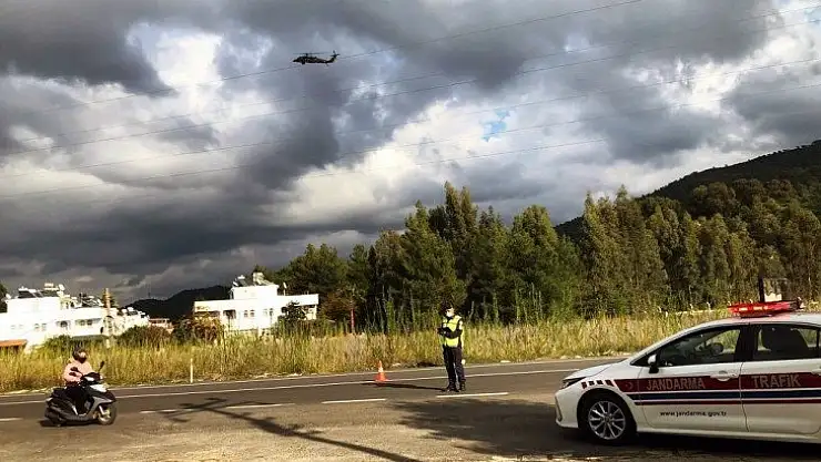 Jandarma'dan helikopterli trafik denetimi
