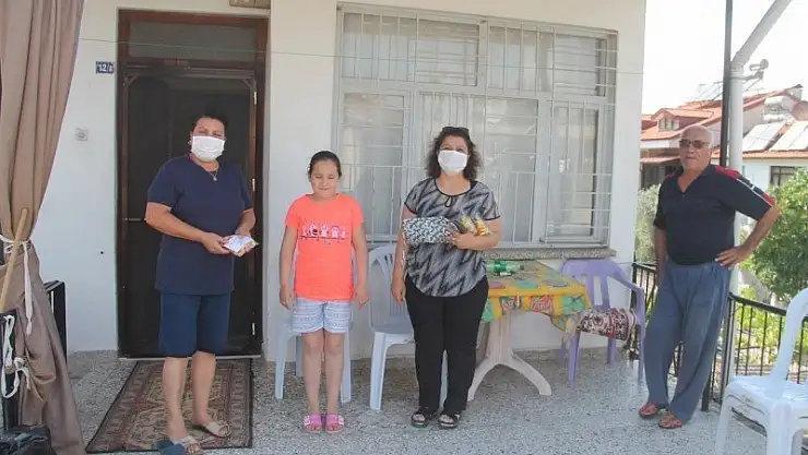 Kadın Muhtar Kapı Kapı Dolaştı