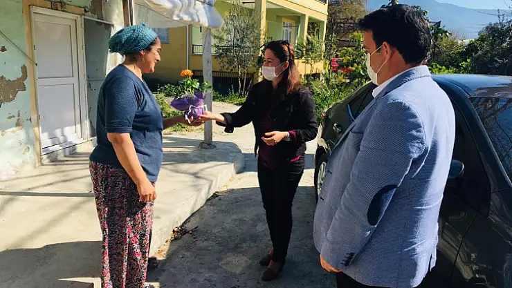 Kadın üyelerin hem günlerini kutladı, hem sorunlarını dinledi