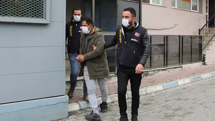 Kadının ağzını bantlayıp, ellerini kelepçeyle bağladılar