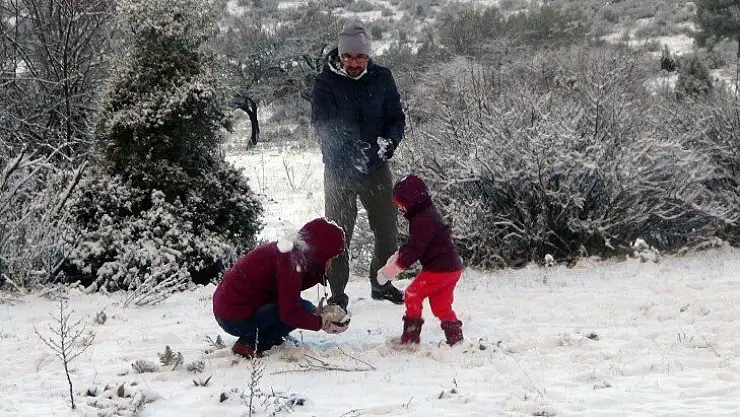 Kar gören Muğlalılar Yılanlı dağına çıktı