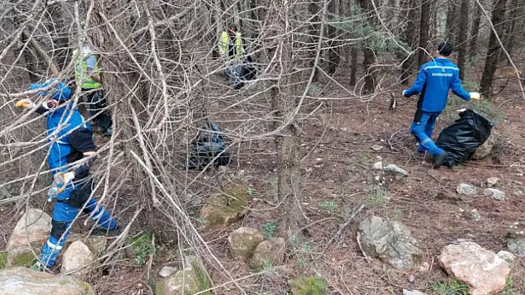 Kayaköy'de 3 ton çöp toplandı