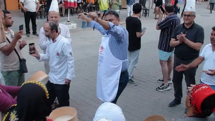 Kaymakam Balcı'dan Zeybek Gösterisi