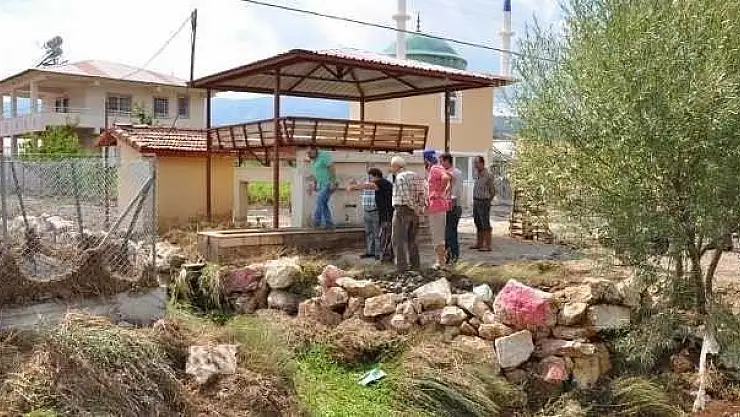 KAYMAKAM ÇALIK, SEL FELAKETİNDE ZARAR GÖREN YERLERİ YERİNDE İNCELEDİ