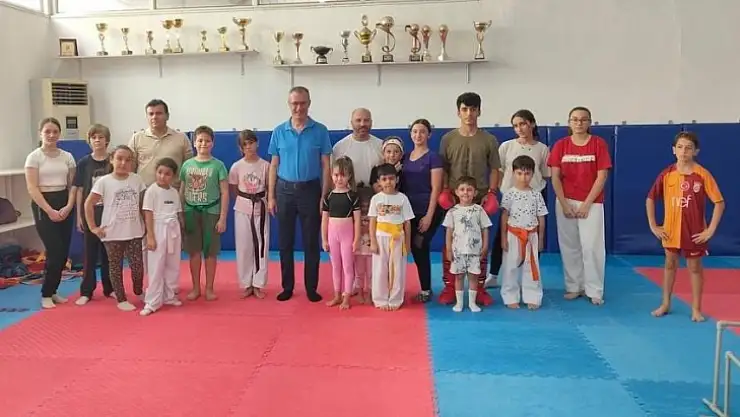 Kaymakam Ertaş yaz spor okullarını ziyaret etti