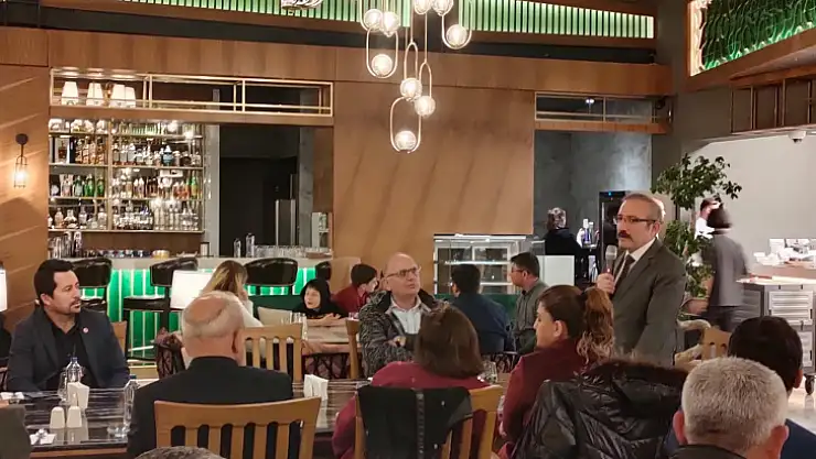 Kaymakam Karaman, muhtarlarla bir arada