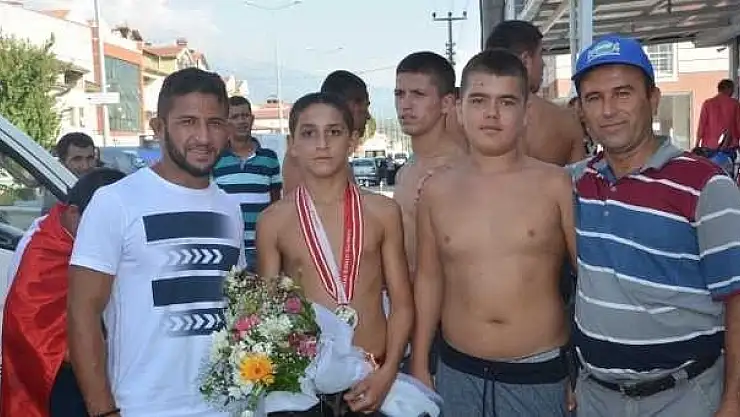 KIRKPINAR'DAN 3 MADALYA