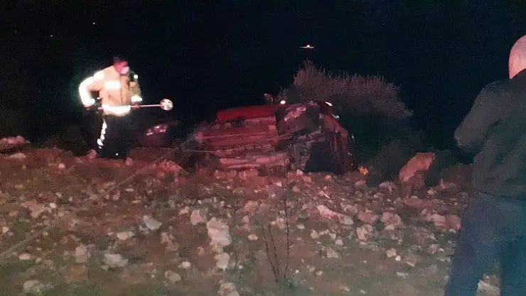 Kontrolden çıkan otomobil takla attı