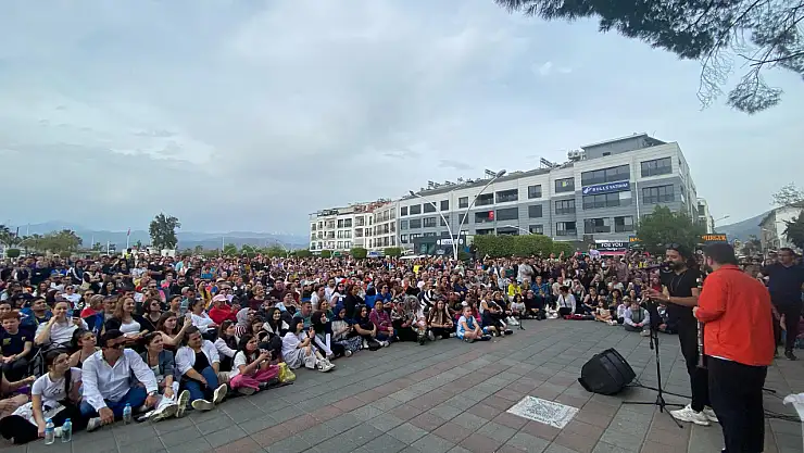 Koray Avcı Fethiye'yi coşturdu