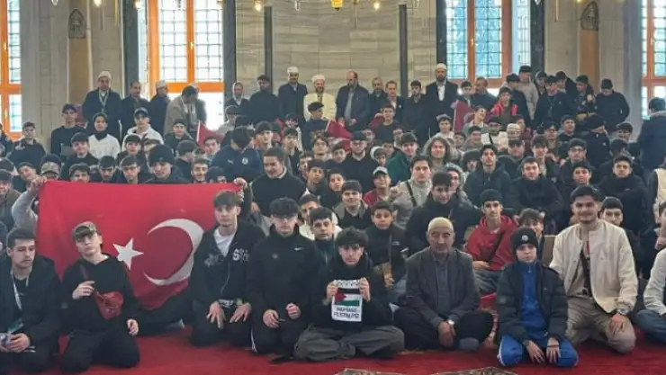 Köyceğiz'de Evleksiz, Filistin için gönderilen 25 bin TL'yi teslim etti