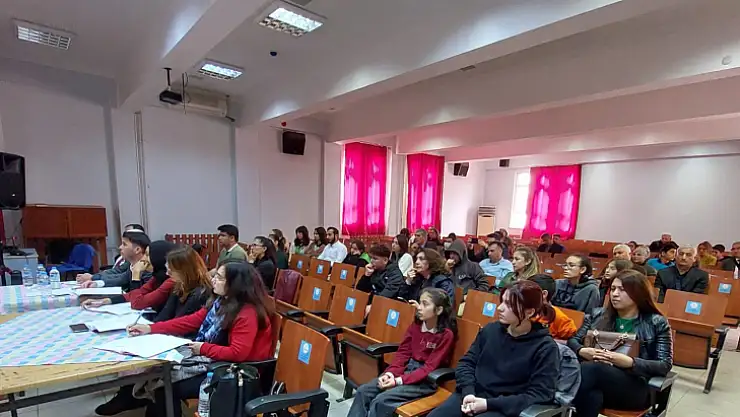 KÖYCEĞİZ'DE İSTİKLAL MARŞI'NI GÜZEL OKUMA YARIŞMASI YAPILDI