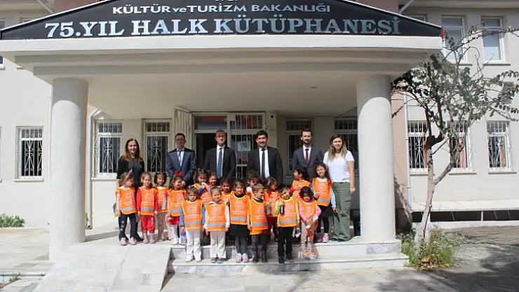 Köyceğiz Kaymakamı Maslak, miniklere masal okudu