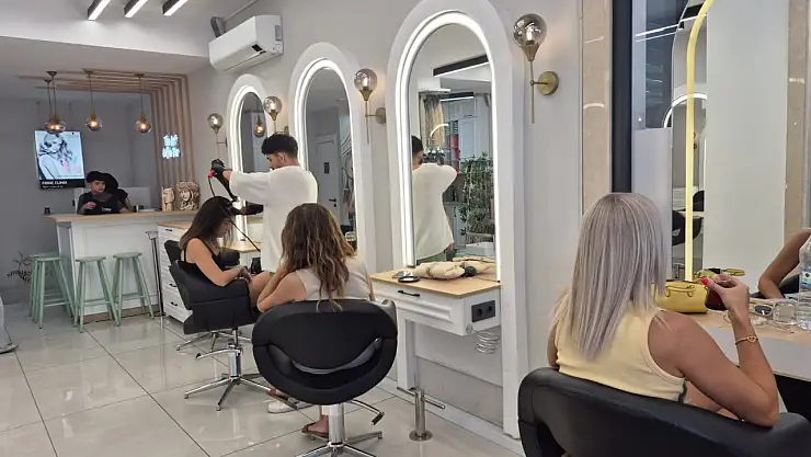 Kuaförden Uyarı, 'Evde Saç Boyarken Dikkatli Olun'