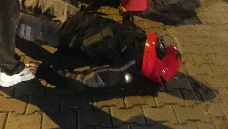 Kurye Genç Kıza Çarptı: 2 Yaralı