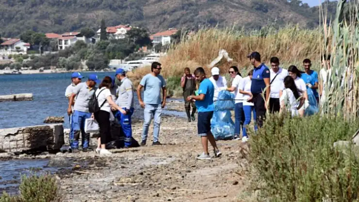 Kuş Cenneti ve Ördek Adası etrafında temizlik çalışması yapıldı