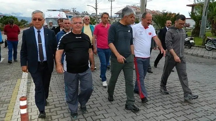 Kutlamalar  Gençlik Yürüyüşü  İle  Başladı