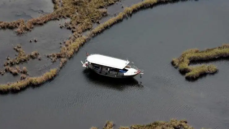 Labirent görünümlü Dalyan sazlıkları misafirlerini ağırlamaya devam ediyor