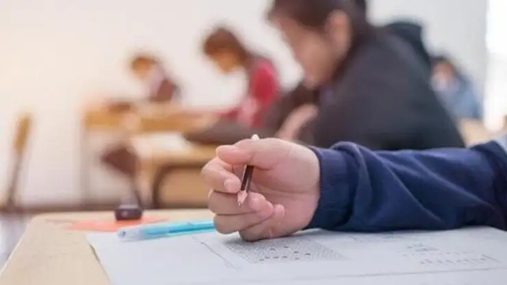 Liselerde sınavlar ertelendi 
