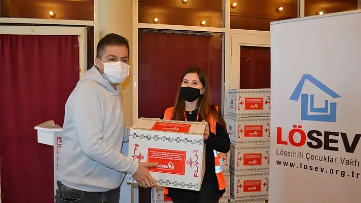 Lösev 'Den Kanser Hastalarına Et Yardımı