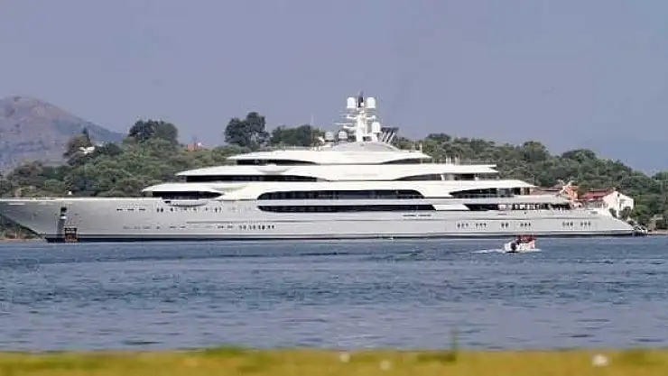 LÜKS YATLAR FETHİYE'YE DEMİR ATTI