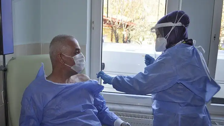 Marmaris Kaymakamı Ertuğ Şevket Aksoy Covid-19 aşısını yaptırdı