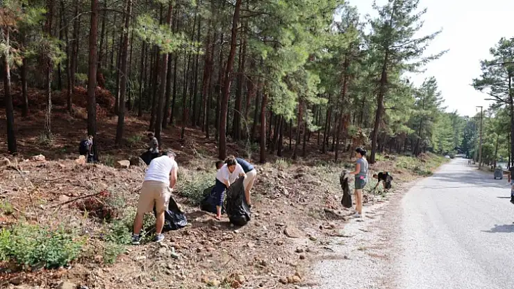 Marmaris'te çevre temizliği yapıldı
