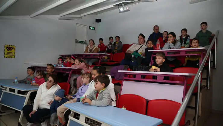 Marmaris'te Bilim Parkında Tatil Şenliği