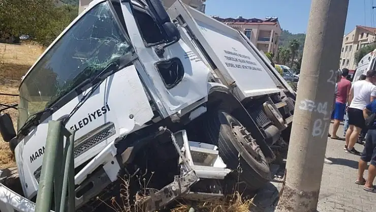 Marmaris'te çöp kamyonu kaza yaptı: 3 yaralı