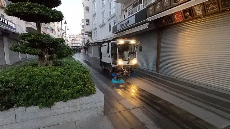 Marmaris'te dezenfekte çalışmalarına hız verildi
