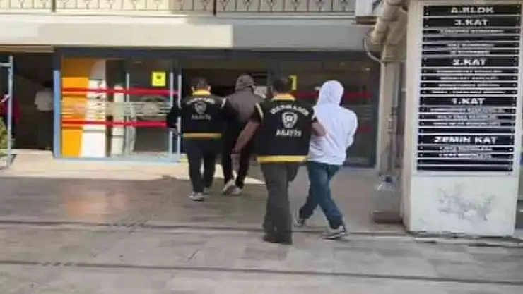 MARMARİS'TE EVDEN 1 MİLYONLUK HIRSIZLIK YAPAN ŞAHISLAR TUTUKLANDI