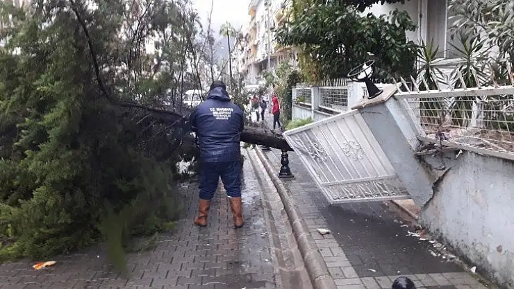 Marmaris'te fırtına sonrası çalışmalar sürüyor