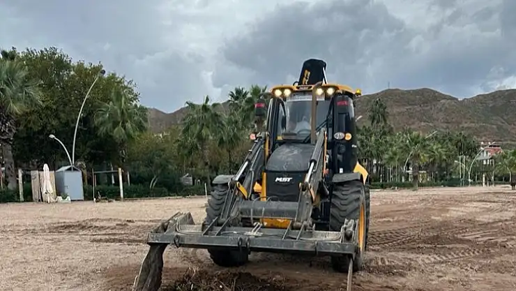 Marmaris'te Fırtına Temizliği